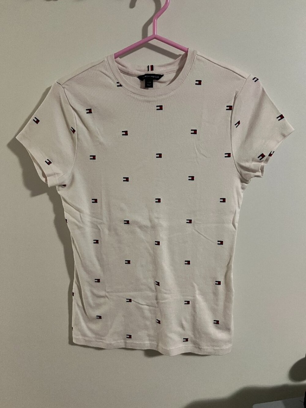 NWOT: Tommy Hilfiger T-Shirt - Size L - New - 100% Cotton